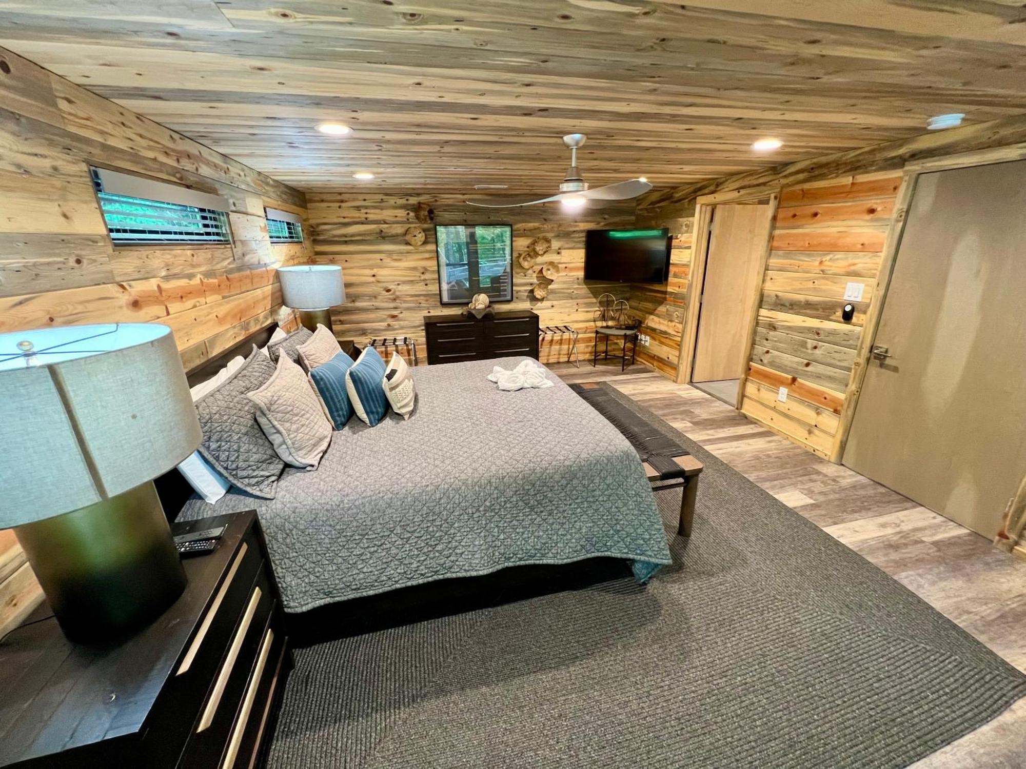 Experience Luxury At Smoky Mountain Hideaway, Just 5 Miles From Downtown Gatlinburg Villa ภายนอก รูปภาพ