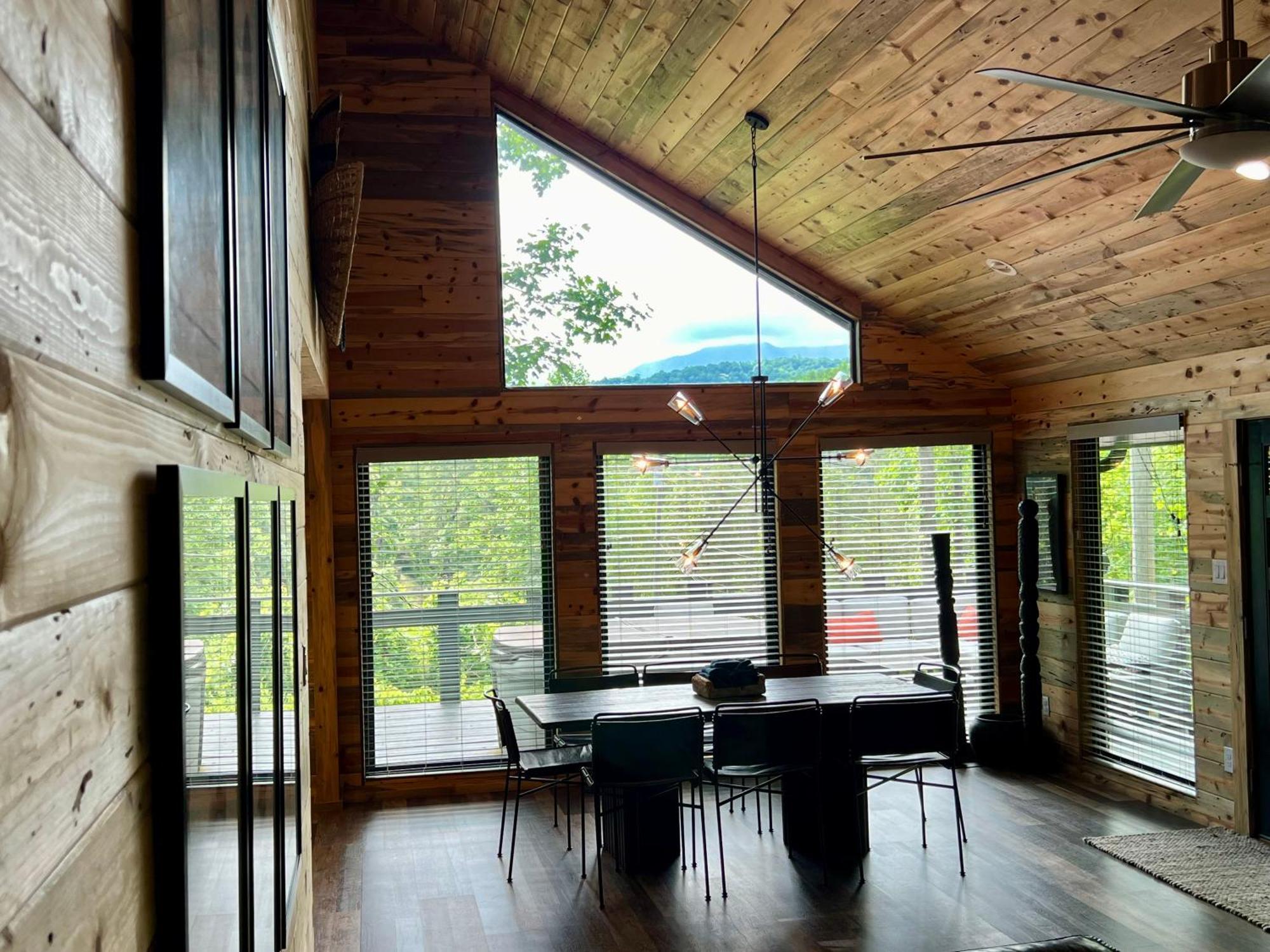 Experience Luxury At Smoky Mountain Hideaway, Just 5 Miles From Downtown Gatlinburg Villa ภายนอก รูปภาพ